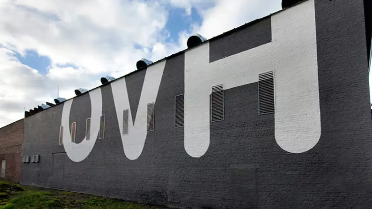 Logo OVHcloud et concept d'intelligence artificielle européenne